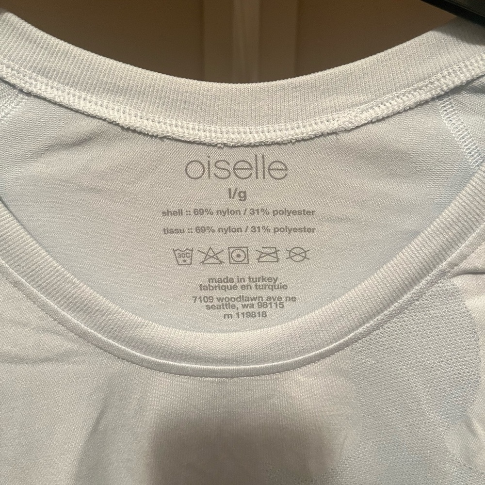 Oiselle Women's Soft Light Blue Long Sleeve Flyte - Picture 5 of 5
